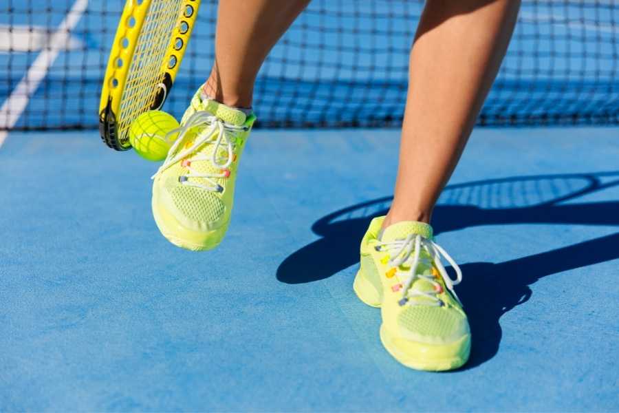how to stop tennis shoes from squeaking