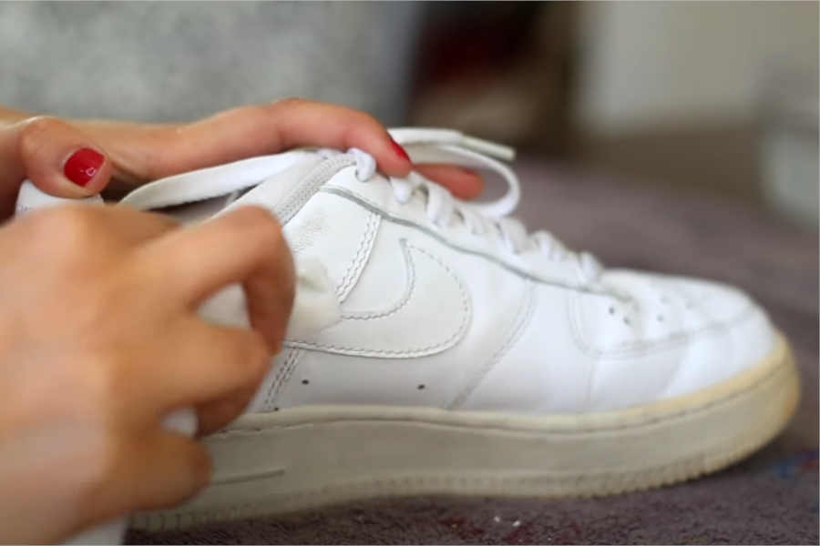 How to Clean White Nike Shoes that Turned Yellow _