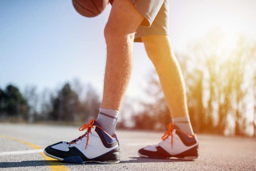 Best Basketball Shoes for Flat Feet Buying Guide _