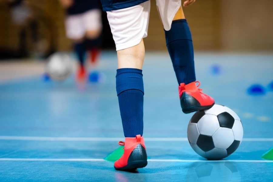 Best Indoor Soccer Shoes Buying Guide _ Comfortable Fit