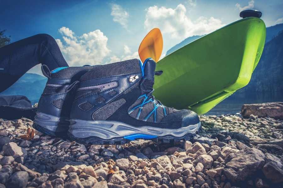Best Kayaking Shoes Buying Guide _