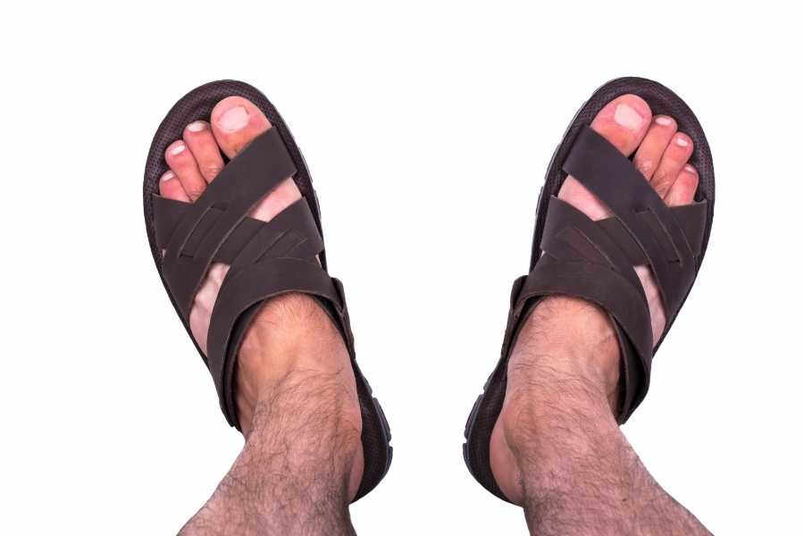 Best Sandals for Flat Feet Buying Guide _ Pronation Control