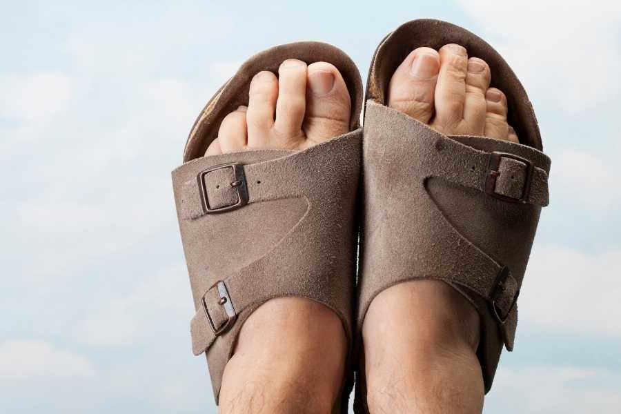 Best Sandals for Flat Feet Buying Guide _ Wide Fittings