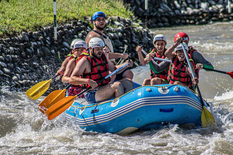 Best Shoes for White Water Rafting Buying Guide _