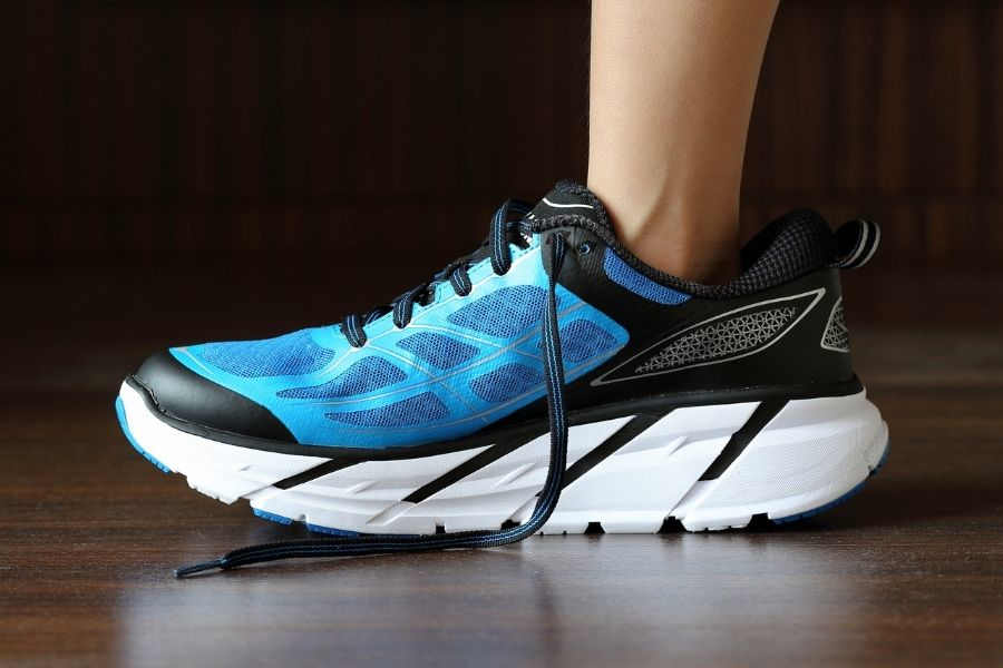 Buyer's Guide to the Best Shoes for Orthotics _ Does using orthotics require me to buy more oversized shoes